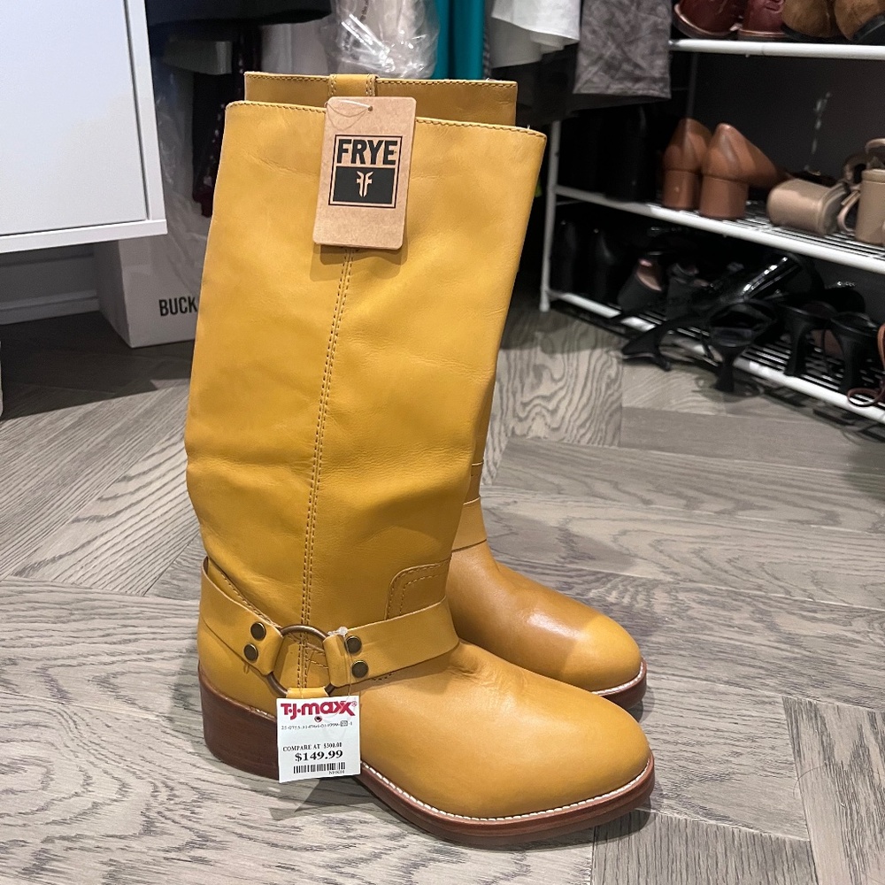 Frye Boots - VIRAL BOOTS - NEVER WORN